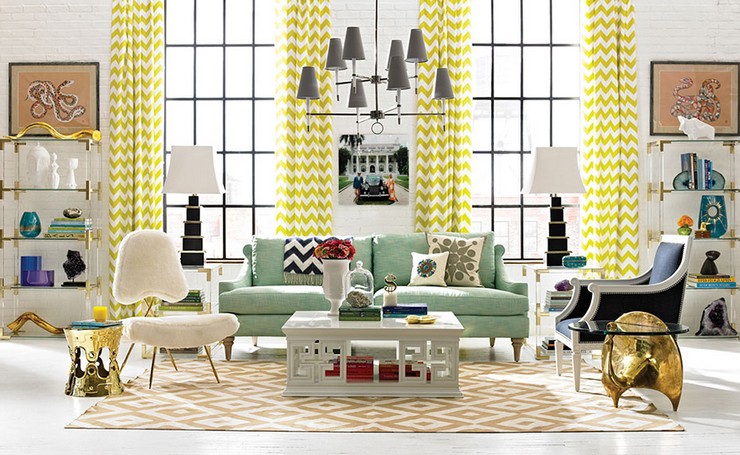 Barvu závěsů slaďte s čalouněním nábytku a ostatními dekoracemi v pokoji.
