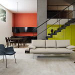 Nebojte se kombinovat pestré barvy. Interiér to oživí. Walter Knoll