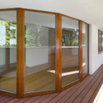 Vyzděný balkón zabraňuje přímému pohledu do interiéru, a tak majitelé mají dostatek soukromí.