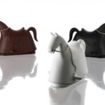 Sedátko Rocky Rocker, design Marc Newson