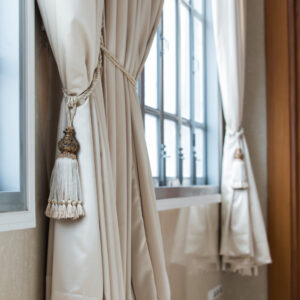 Подчеркните неповторимость дома: выберите подходящий стиль штор и портьер.